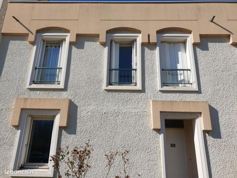 Maison De Ville 102M2 3 Chambres Montigny-le-Bretonneux Dış mekan fotoğraf